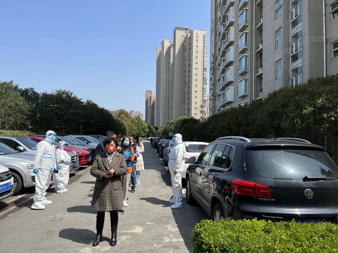 20220326 寒冷夜里也有微光闪动！金桥集团志愿者队伍火线驰援传递温暖-13