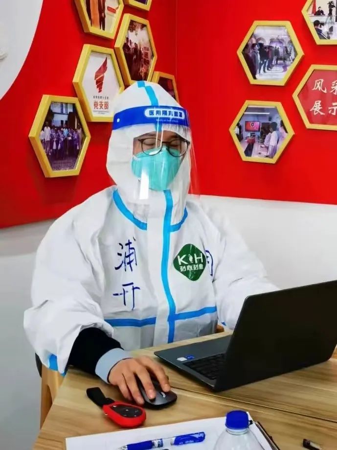 20220412 尽锐出战 以快制快——抗疫最关键之日，使出全力的浦开人-1