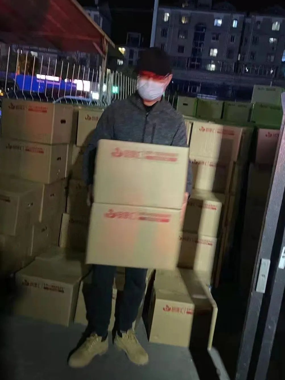 20220423 滴水映照春光暖——水务集团广大员工争当志愿者逆行战疫（三）-15