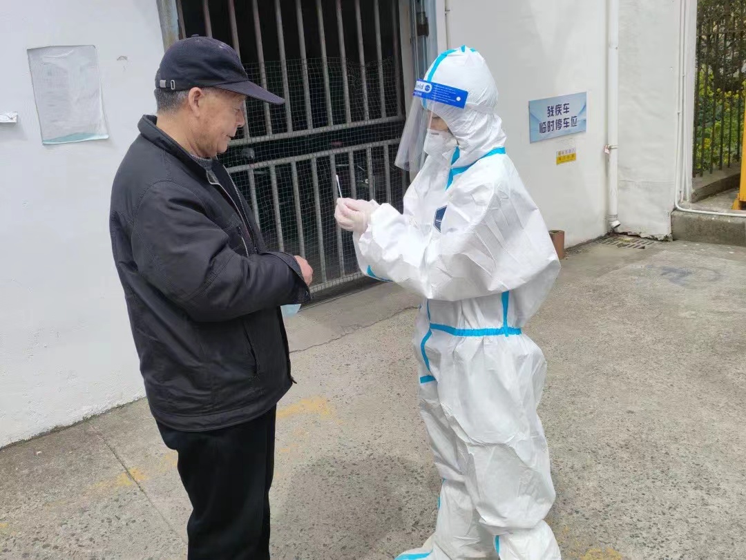 20220408 滴水映照春光暖——水务集团广大员工争当志愿者逆行战疫-11