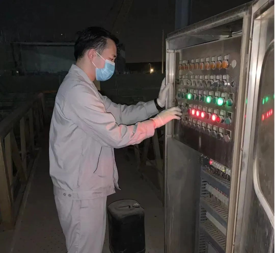 20220417 齐心战“疫”不退却 攻坚克难保生产-2