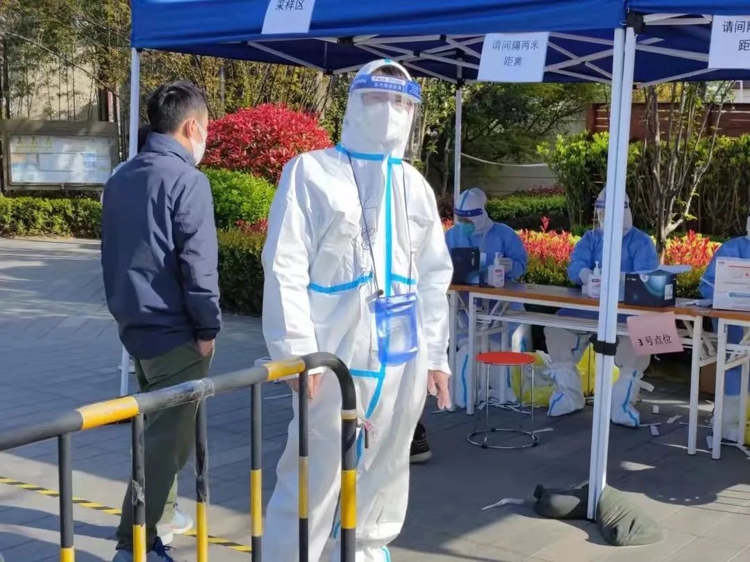 20220412 尽锐出战 以快制快——抗疫最关键之日，使出全力的浦开人-18