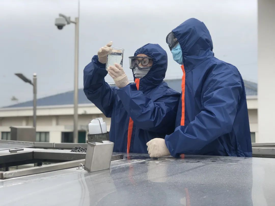 20220530 逆行冲锋，劳模“疫”线显担当——浦东水务集团解满俊率先垂范坚守战“疫”前线-6