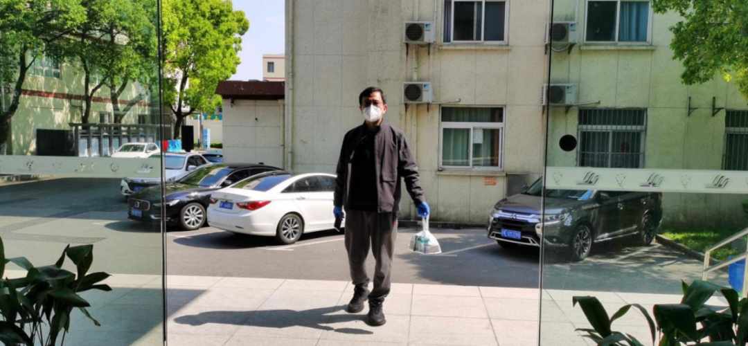 20220508 疫情防控期间“配药难”？他们来帮忙！浦东抗疫中的志愿力量-5