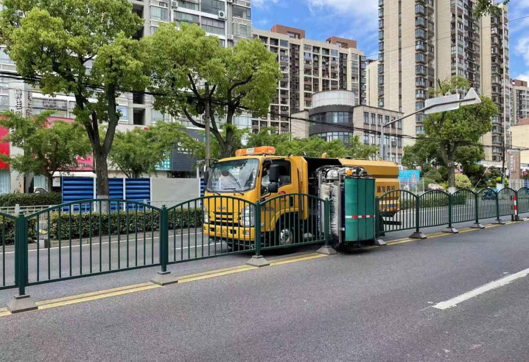 20220527 复工一线｜浦发养护 “洁净”全力迎接车水马龙-2