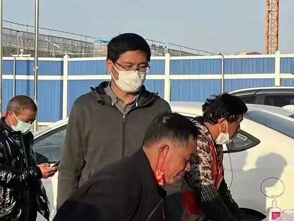 20220511 他们牢牢“钉”在项目一线疫情防控“主阵地”上-5