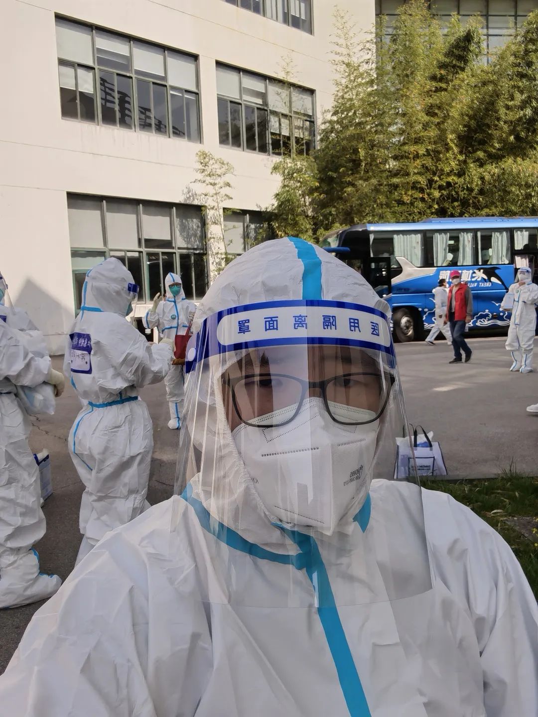 20220508 浦开集团身处不同岗位、拥有不同身份的TA们，用同样的行动践行责任-2