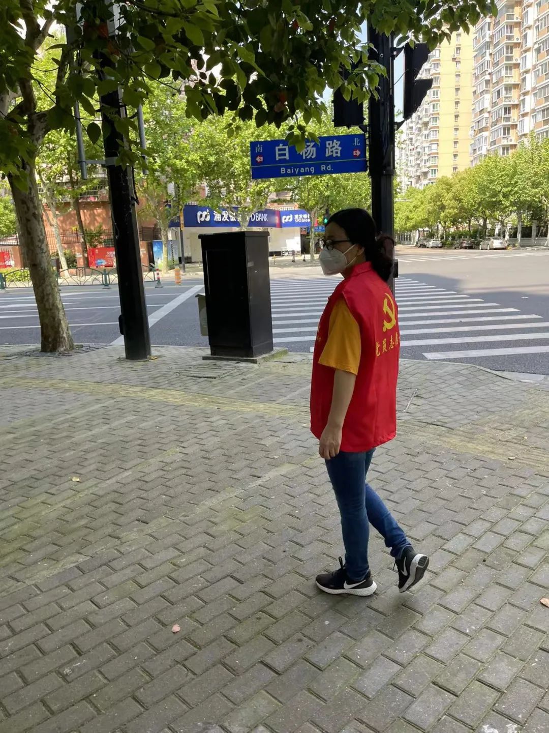 20220524 【红心筑堡垒，“疫”线党旗红】尽锐出战，使命必达——党史党建教研部党支部全力书写抗疫“红色答卷”-14