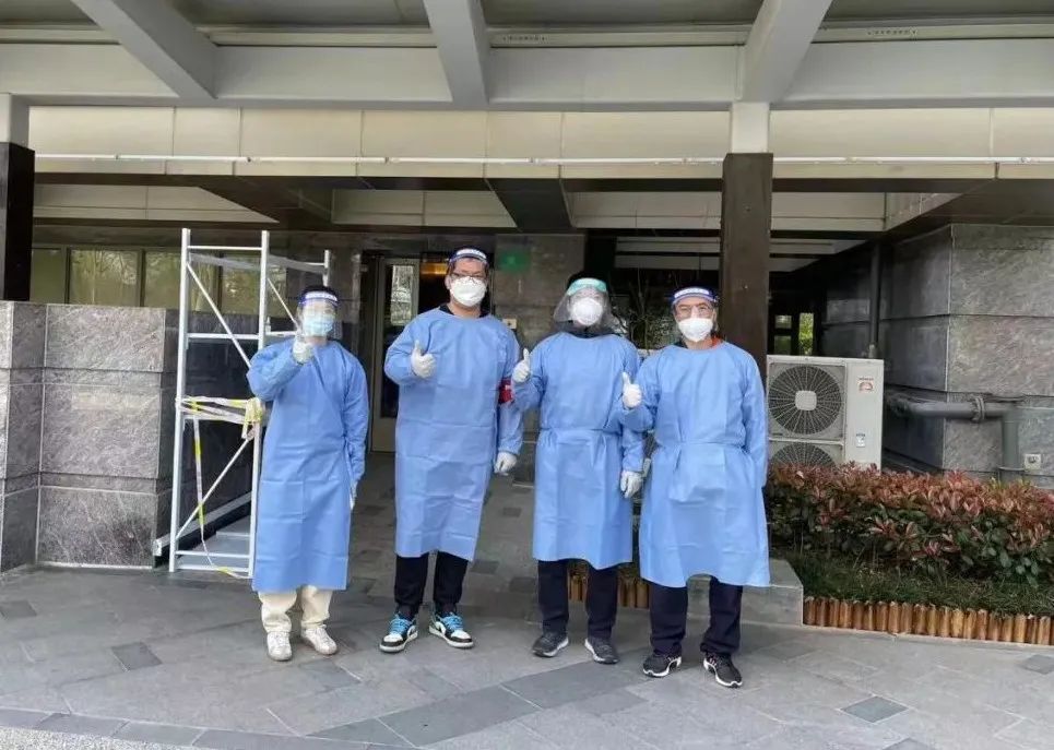 20220612 【红心筑堡垒，“疫”线党旗红】 党旗指引初心不改，抗疫战斗担当在前——办公室党支部奋战疫线为民服务-6