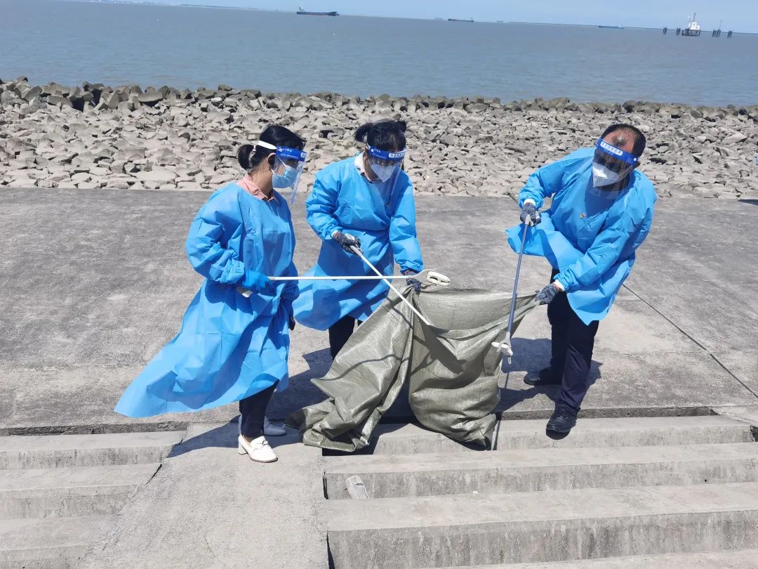 20220611 世界海洋日  浦东净滩卫士出动！爱海护海，守护一片洁净-2
