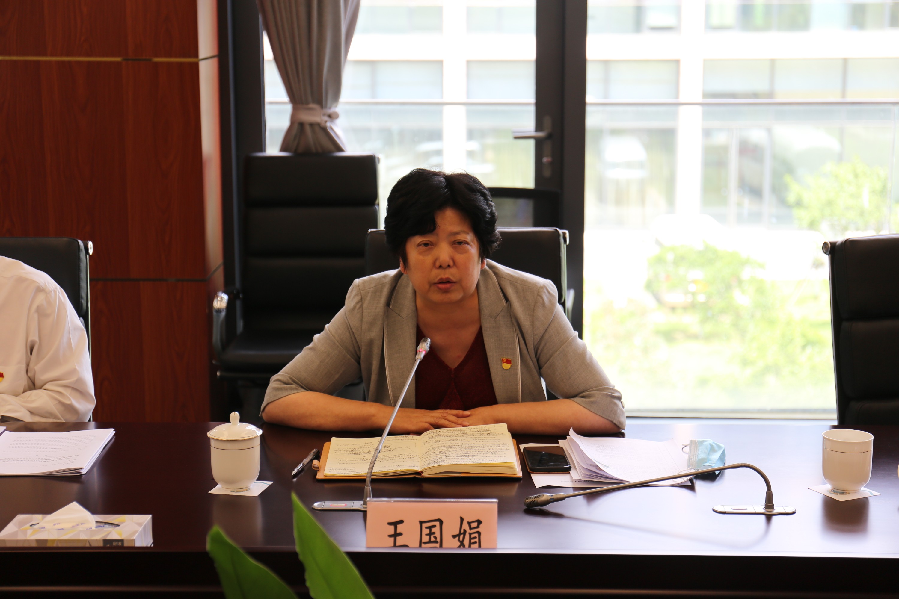 大力弘扬伟大建党精神 勇当高质量发展排头兵  港城集团党委召开纪念中国共产党建党101周年座谈会-3